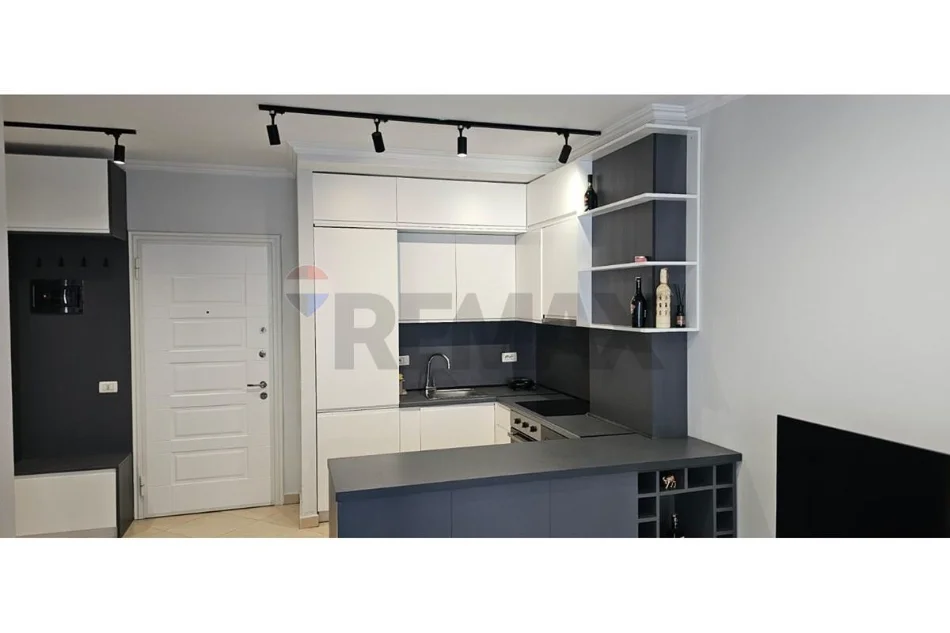 21 Dhjetori, Kompleksi Magnet, Japim me Qira Apartament 1+1 - 60000 Lek