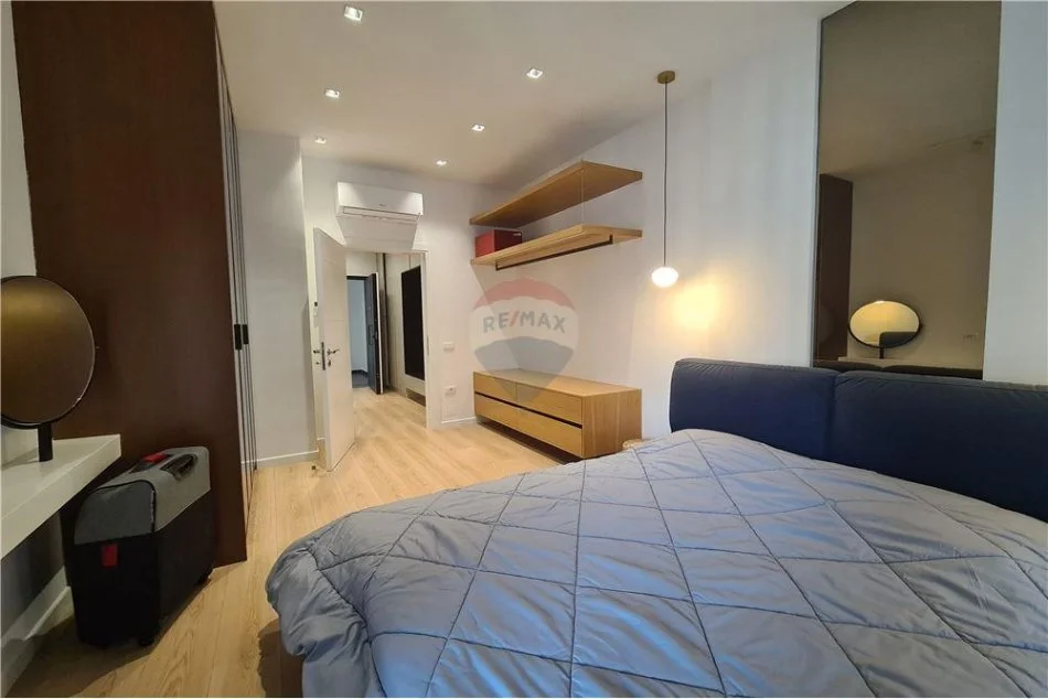 Tirane, jepet me qera apartament 1+1+Ballkon , 77 m² 1.000 € 