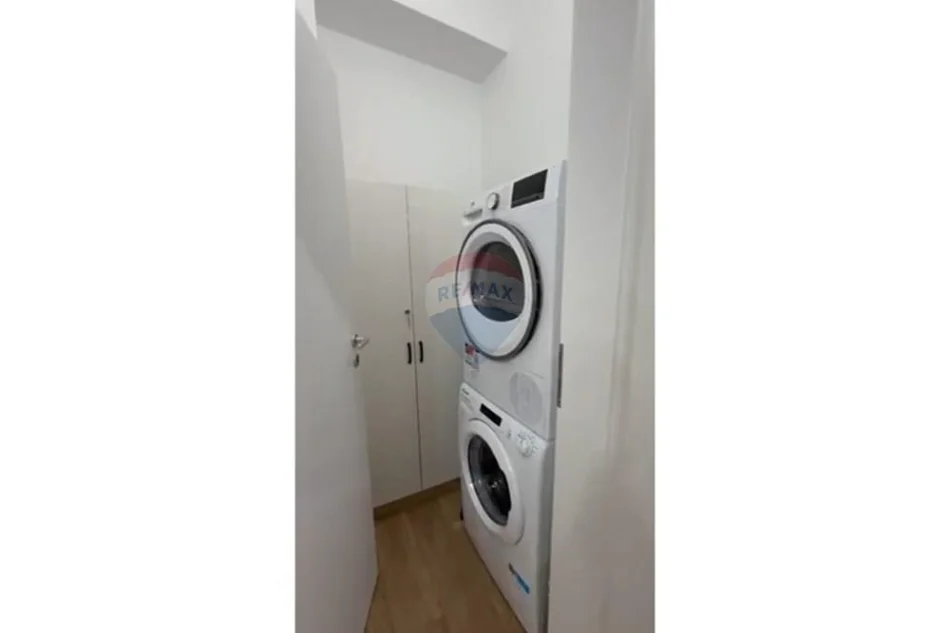 Tirane, jepet me qera apartament 2+1+Ballkon Kati 7, 90 m² 60.000 € (Pallatet Mangalem)