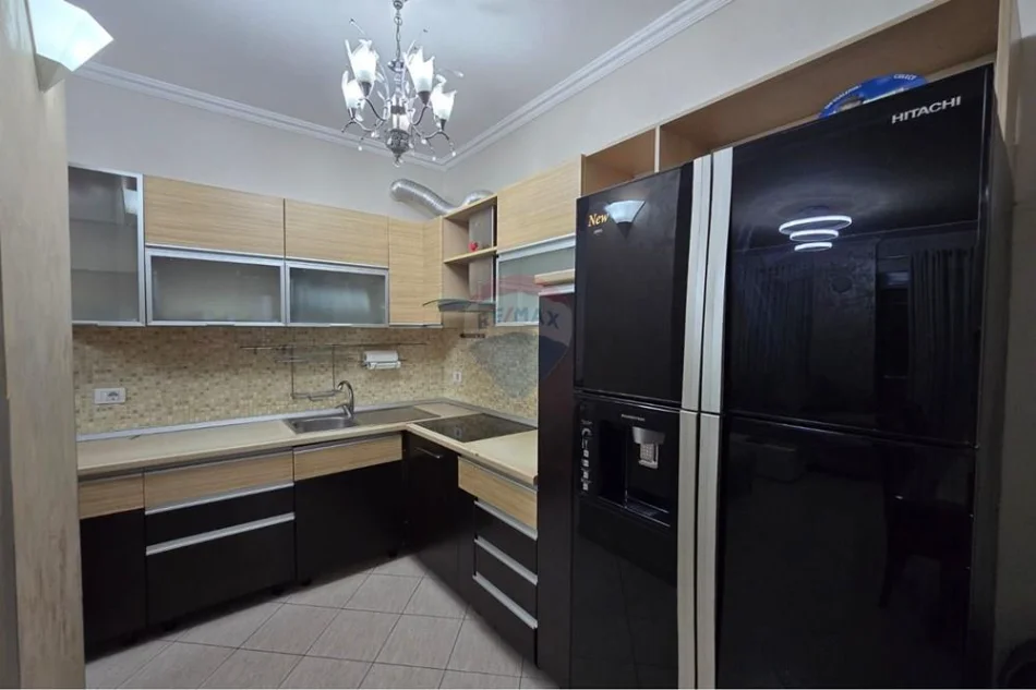 Apartament - Për Qira - Rruga e Kavajës, Tiranë 800 €