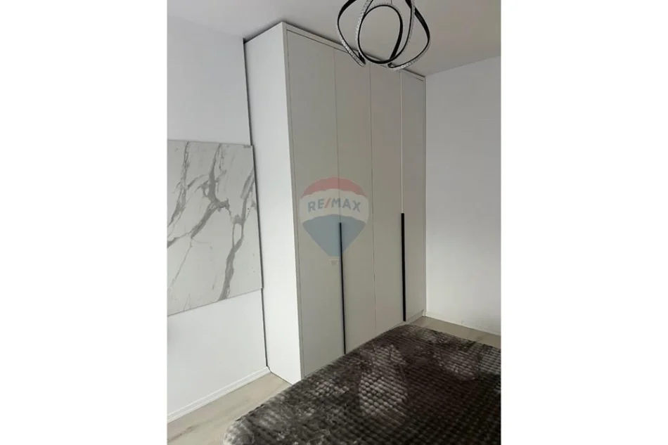 Tirane, jepet me qera apartament 1+1+Ballkon Kati 2, 58 m² 400 € (UNIVERS CITY, QTU)
