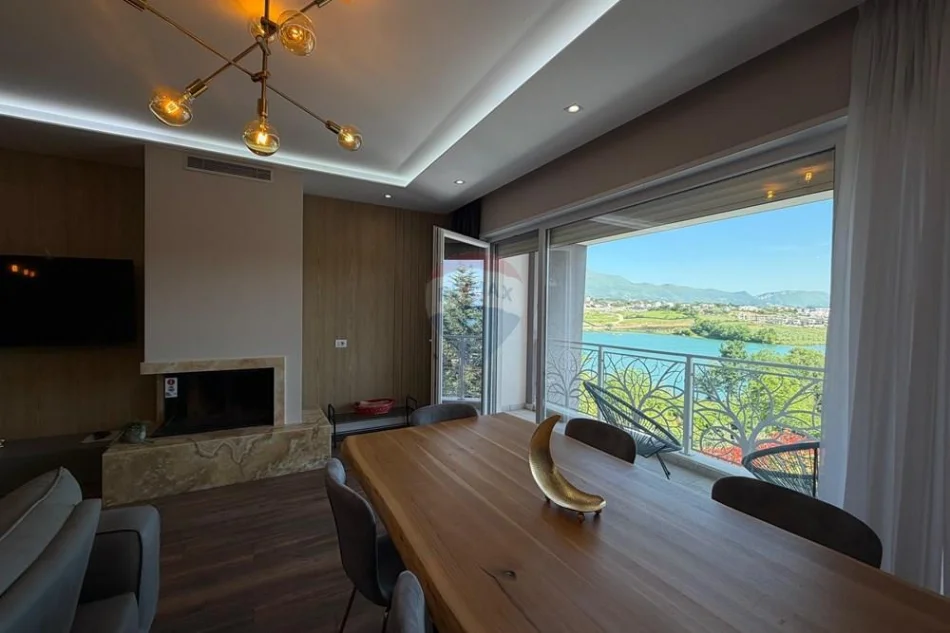 Tirane, jepet me qera Vile Vile 3 Katshe , 221 m² 3.000 € (Liqeni i Farkës, Tiranë)
