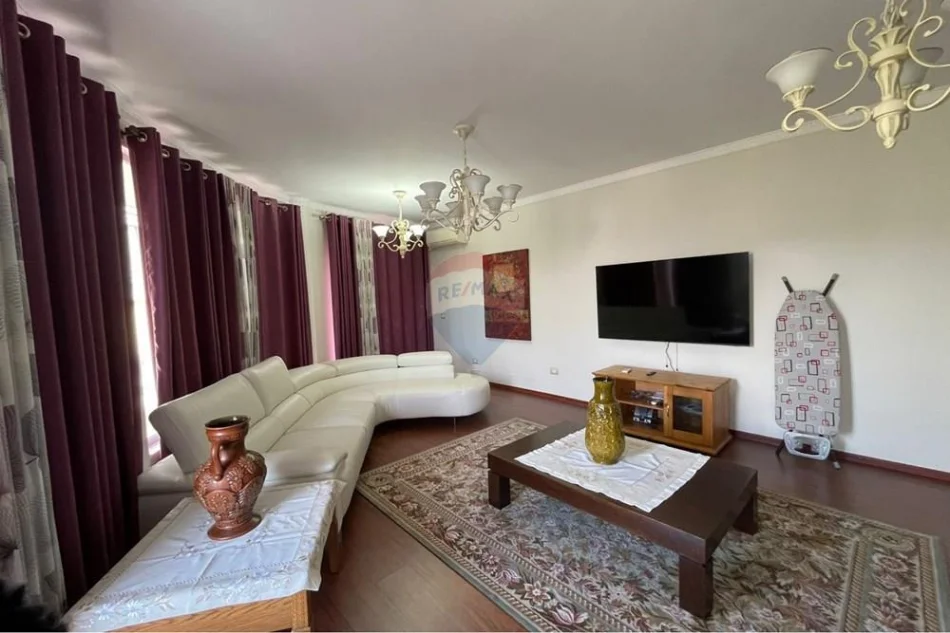 Tirane, shitet apartament 3+1 Kati 3, 183 m² 330.000 € (Kopshti Zoologjik, Tiranë)