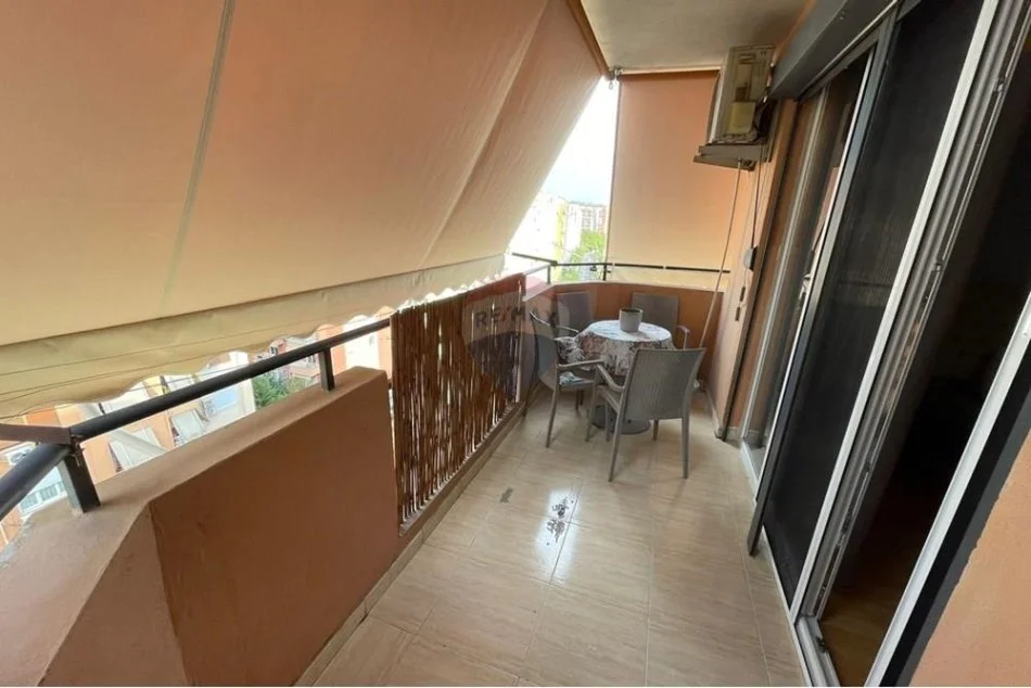 Tirane, jepet me qera apartament 2+1+Ballkon , 115 m² 800 € 