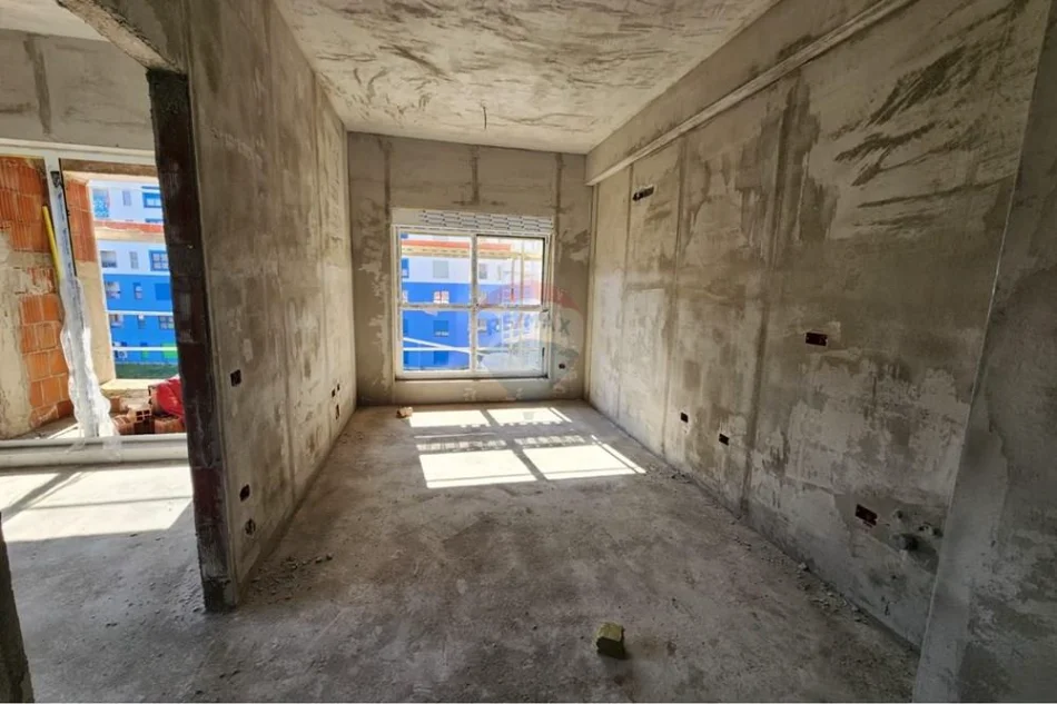 Tirane, shitet apartament 1+1 Kati 4, 48 m² 84.500 € (kompleksi mangalem)