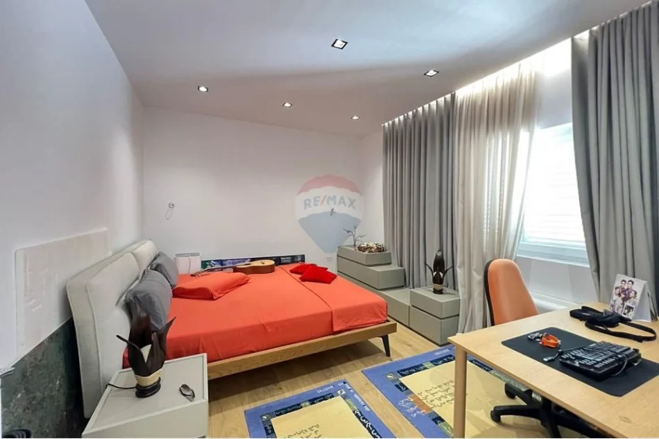 Tirane, jepet me qera apartament 2+1 Kati 4, 100 m² 800 € (tregu cam)