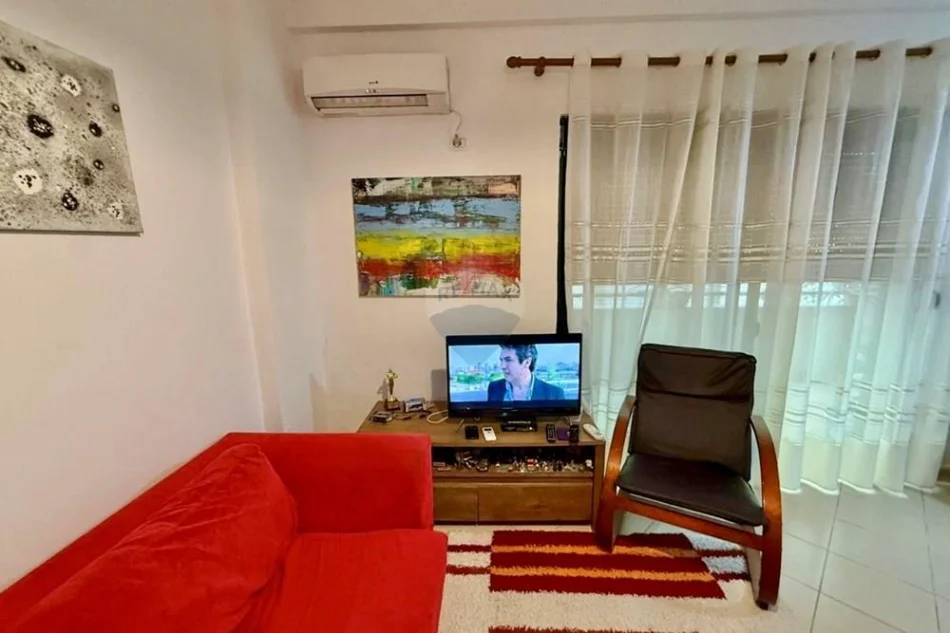 Tirane, jepet me qera apartament 1+1+Ballkon Kati 2, 70 m² 420 € 