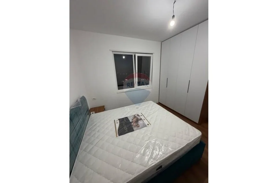Tirane, jepet me qera apartament , 75 m² 400 € (Univers City)