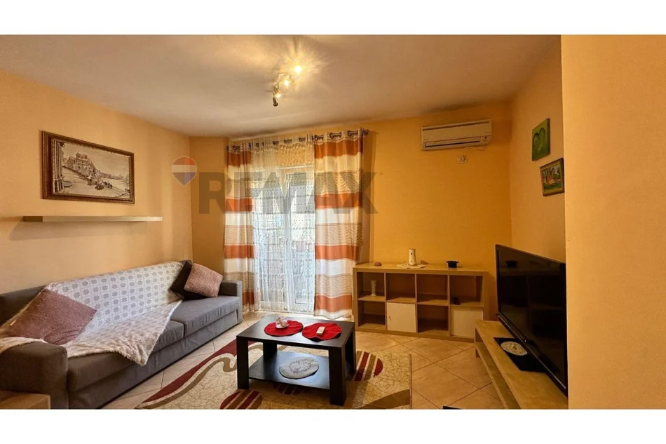 Tirane, jepet me qera apartament , 65 m² 650 € 