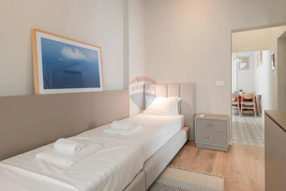 Tirane, jepet me qera apartament 2+1 Kati 4, 50 m² 1.300 € (Shallvaret)