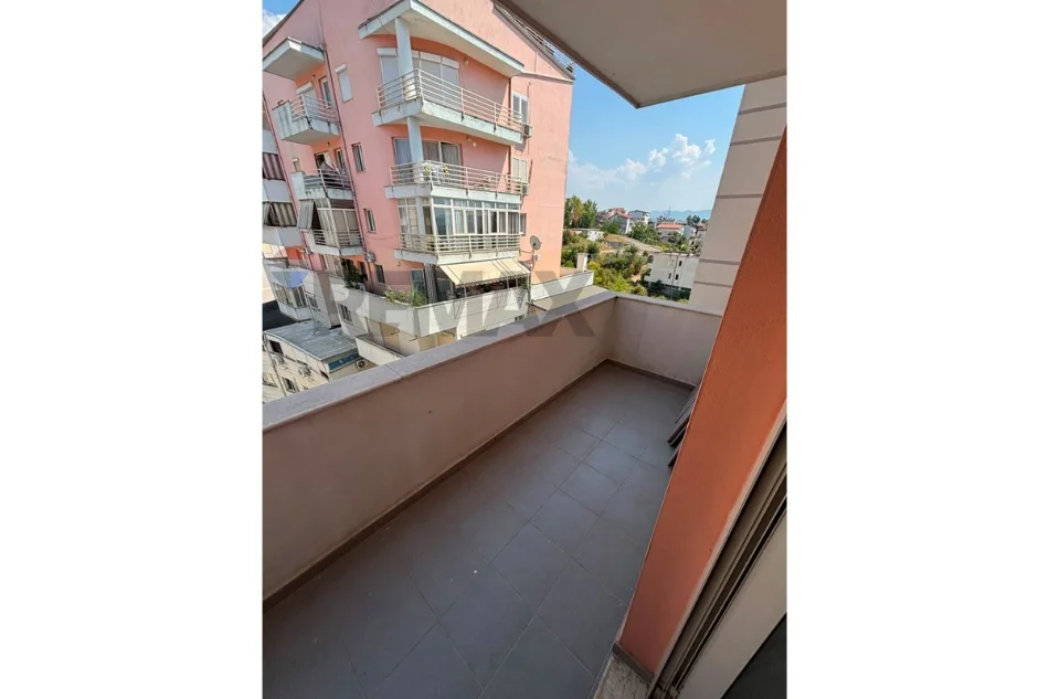 Tirane, shitet apartament 1+1 Kati 5, 69 m² 12.000.000 LEK (Rruga e Dajtit)