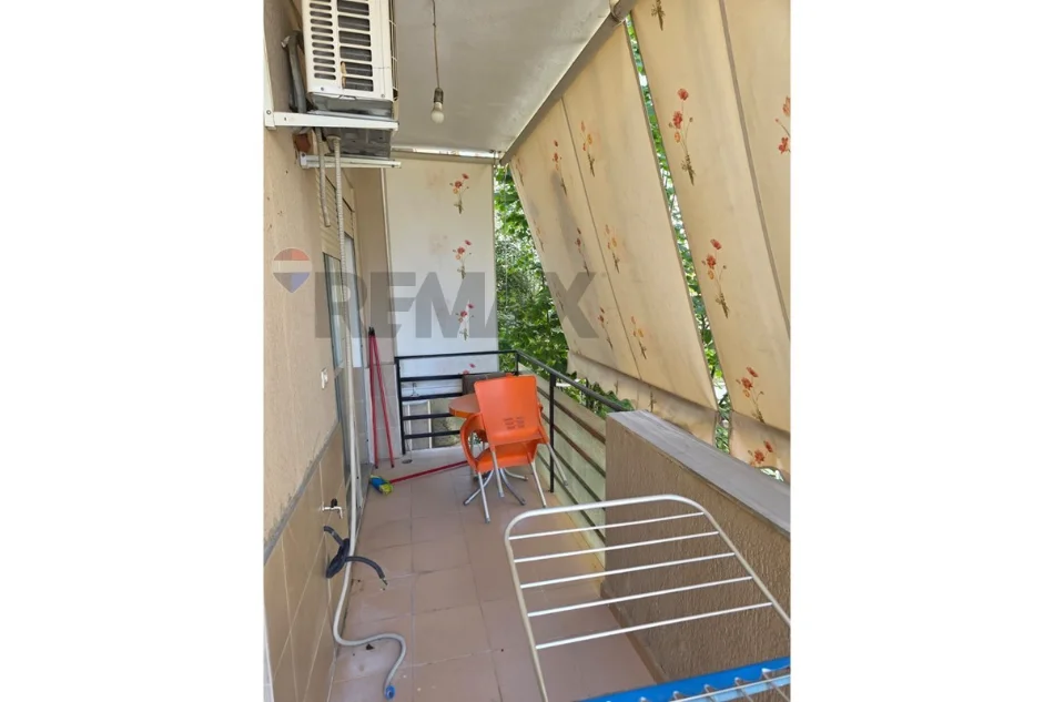 Tirane, jepet me qera apartament 1+1+Ballkon Kati 3, 61 m² 700 € (Liqeni i Thate)