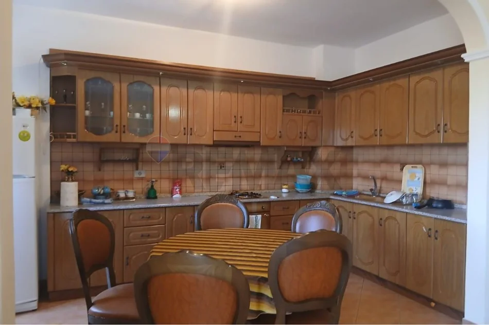 Vlore, shitet apartament 2+1+Ballkon Kati 5, 130 m² 165.000 € (Blv. Ismail Qemali,Conad, Vlore)