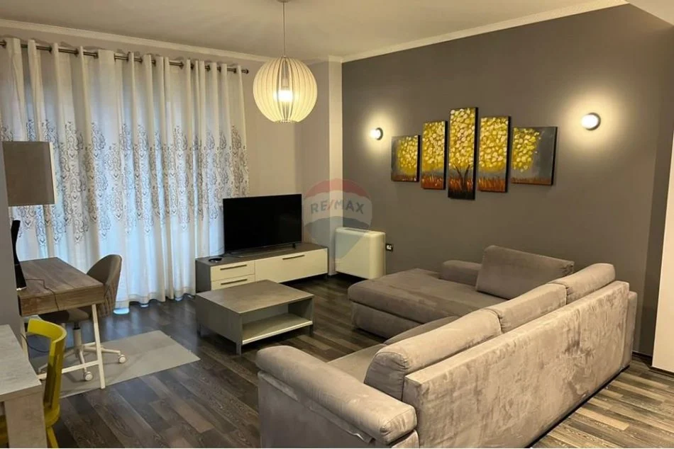 Tirane, jepet me qera apartament 2+1 , 114 m² 1.400 € (Rruga e Kosovareve)