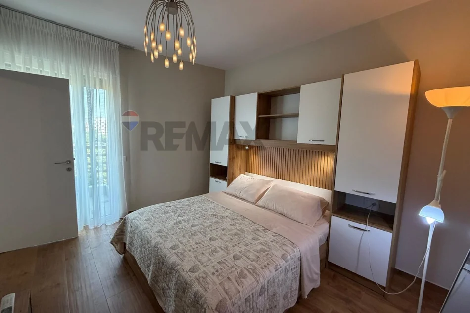 Tirane, jepet me qera apartament 1+1+Ballkon Kati 5, 65 m² 600 € (Dritan Hoxha)