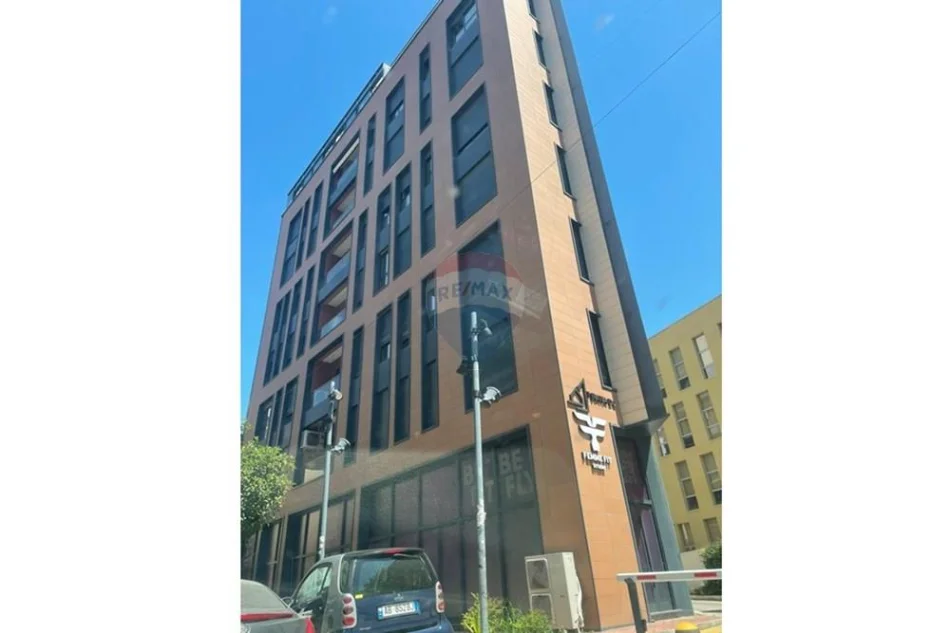 Tirane, jepet me qera , 210 m² 3.001 € 