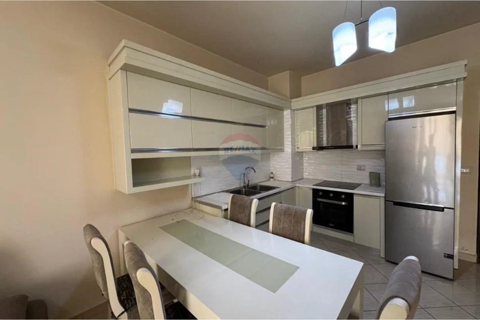 Shqiperi, shitet apartament 1+1 , 70 m² 145.000 € (eleonora)