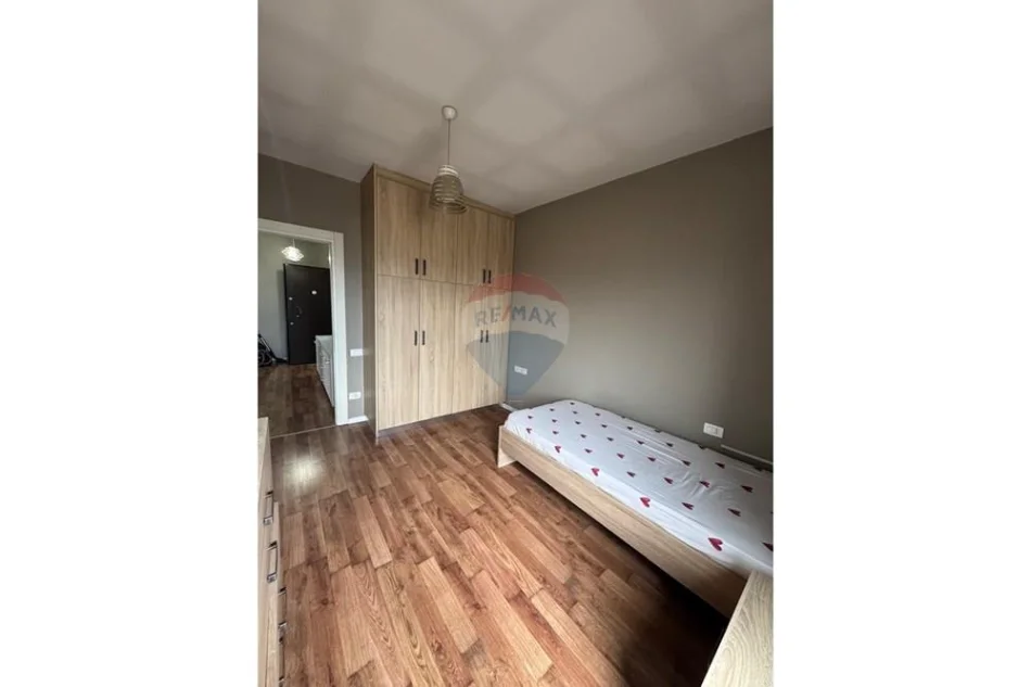 Tirane, jepet me qera apartament 2+1 Kati 9, 120 m² 700 € 