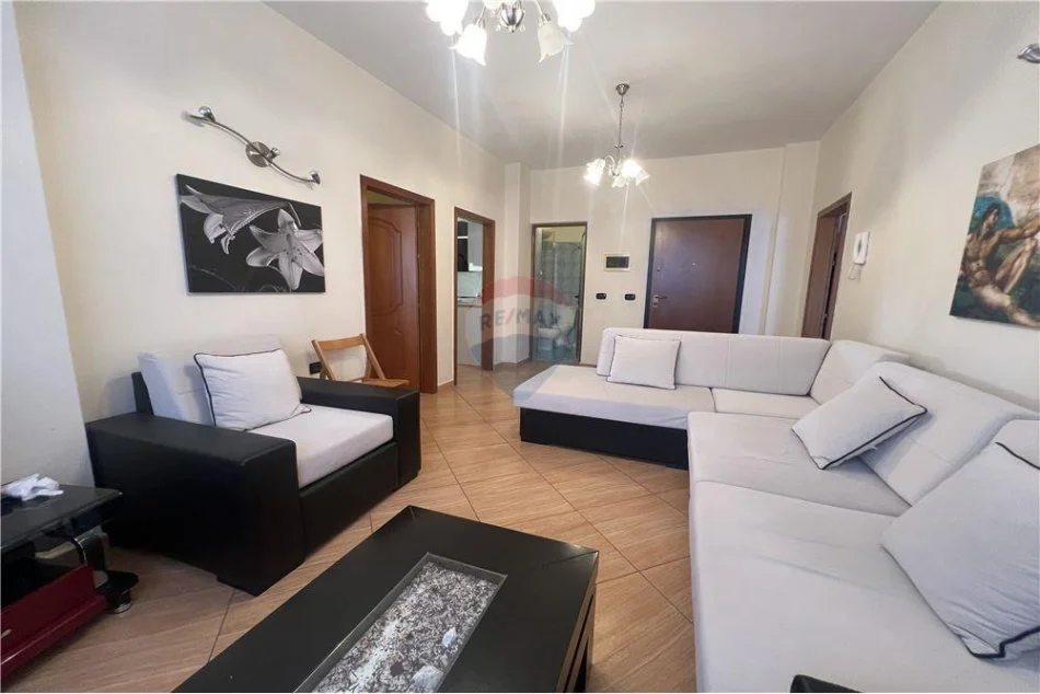 Vlore, shitet apartament Kati 4, 120 m² 138.500 € (Rruga Transballkanike, Vlorë (Përballë AZA))