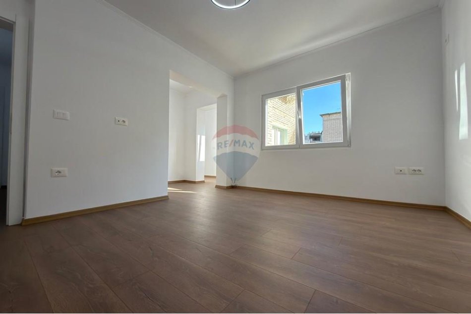 Tirane, shitet apartament 2+1 Kati 4, 77 m² 145.000 € (Sheshi Shtraus, Tiranë(ID: 530181047-532)