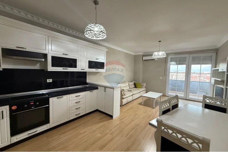Tirane, jepet me qera apartament 2+1+Ballkon Kati 9, 120 m² 500 € 