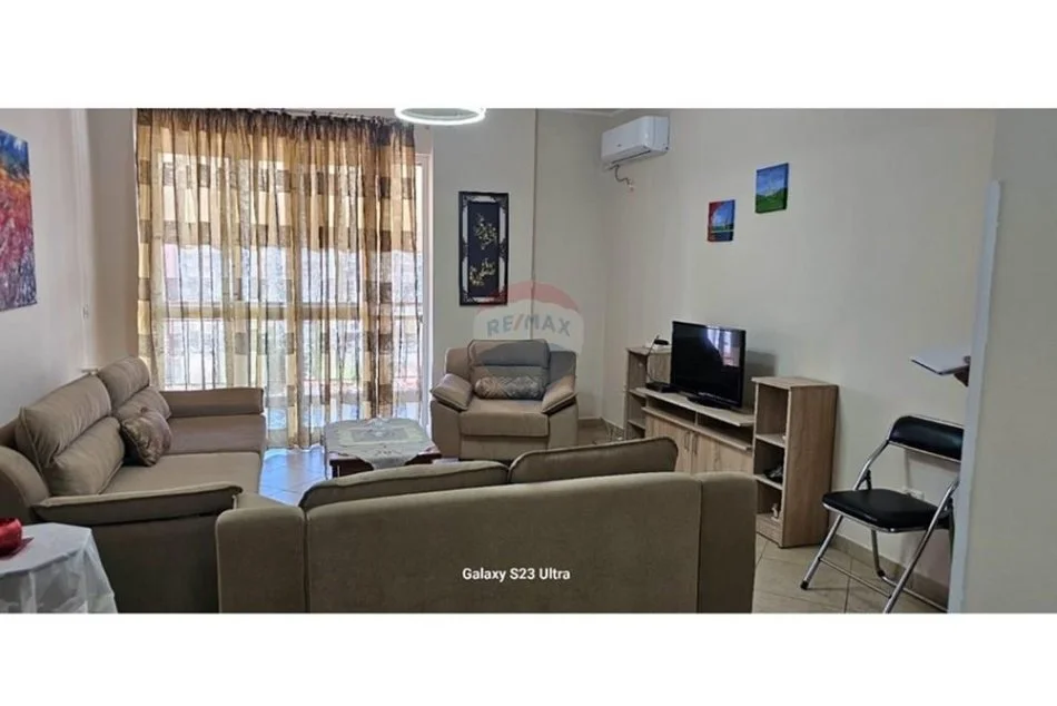 Tirane, jepet me qera apartament 3+1+Ballkon Kati 7, 125 m² 850 € 