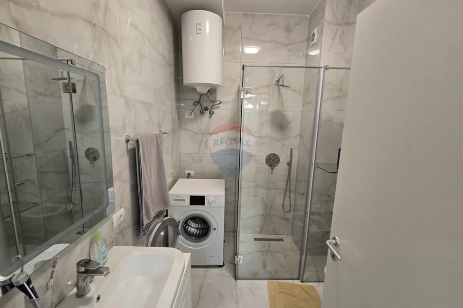 Tirane, jepet me qera apartament 1+1 Kati 6, 70 m² 600 € (Selvia)