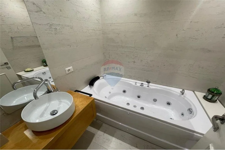 Tirane, shitet apartament 3+1+Ballkon Kati 4, 150 m² 380.000 € 
