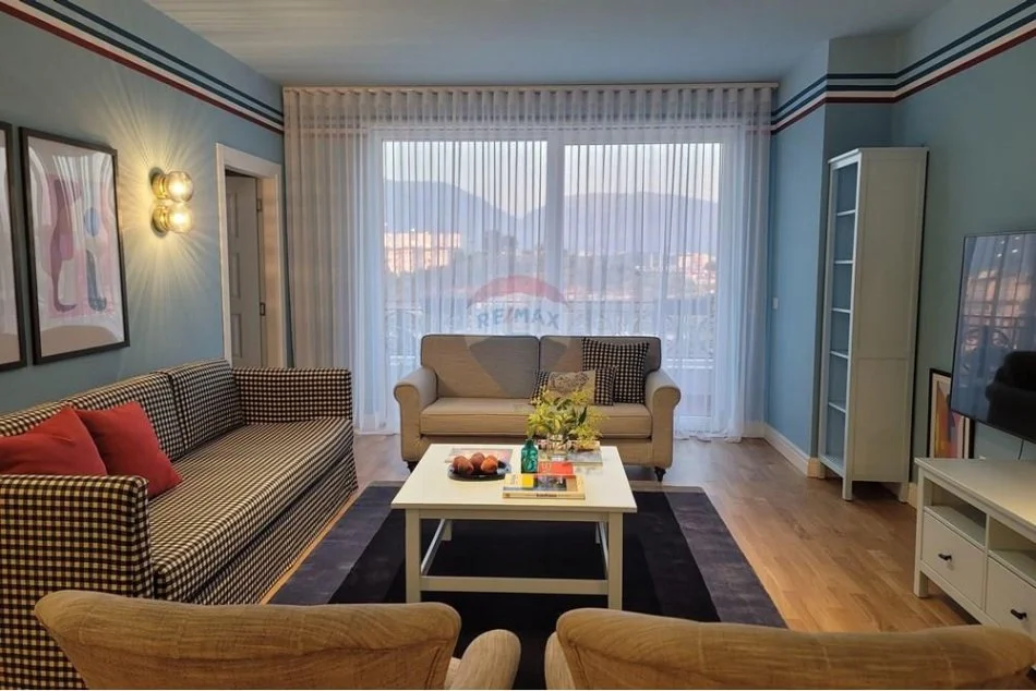 Tirane, jepet me qera apartament 3+1 Kati 3, 133 m² 1.500 € (Kodrra e diellit)