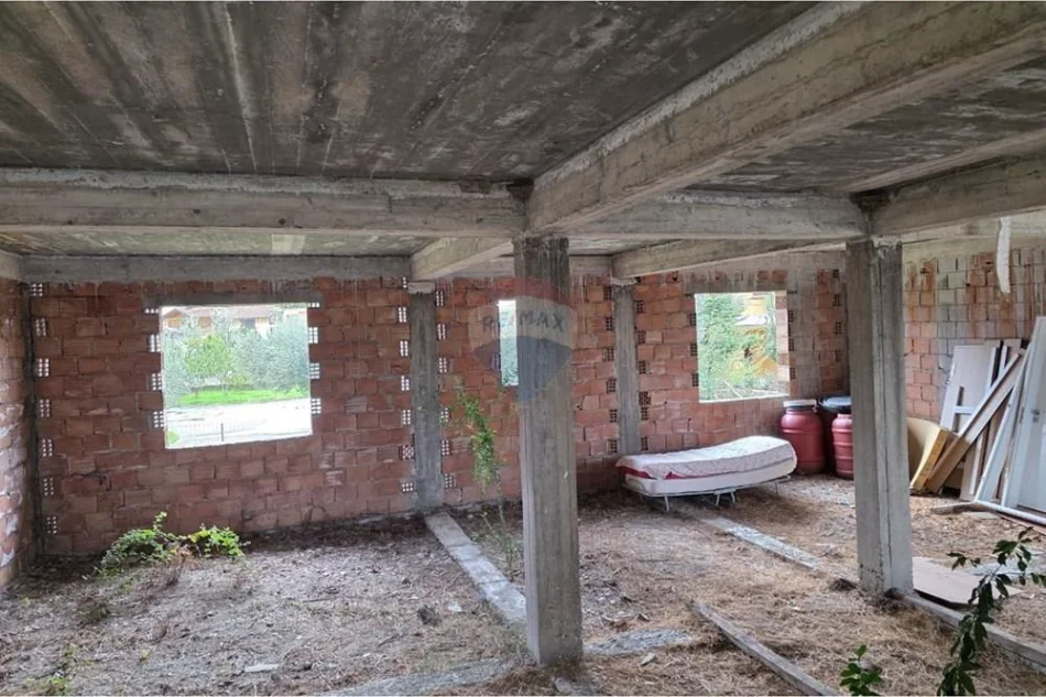 Vlore, shitet shtepi 2+1 Kati 1, 499 m² 190.000 € (Orikum, Vlore)