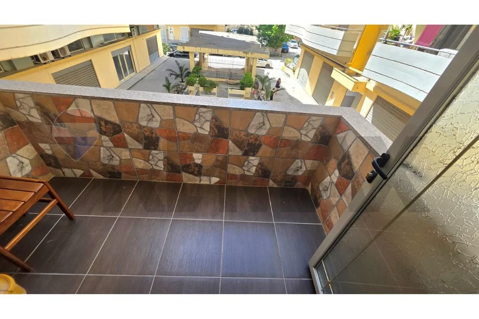 Vlore, jepet me qera apartament 1+1 Kati 2, 60 m² 350 € (Rruga Pelivan Leskaj, Vlorë)