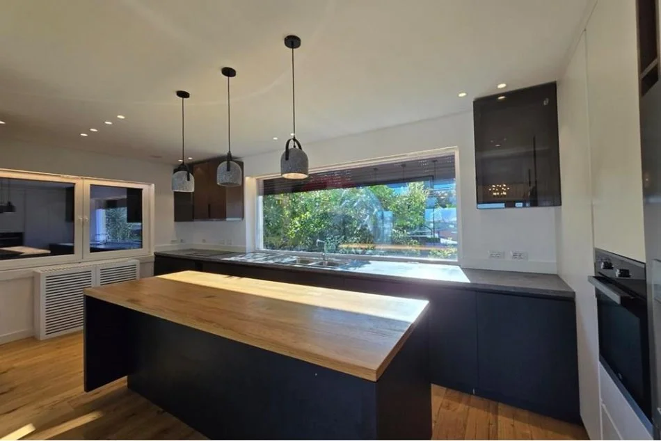 Tirane, jepet me qera Vile 3+1+Ballkon , 546 m² 3.000 € 