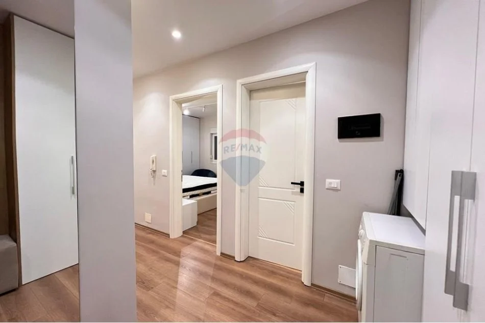 Tirane, jepet me qera apartament 2+1 , 88 m² 850 € 