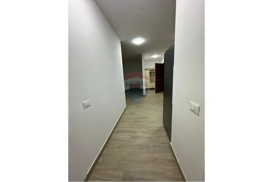 Tirane, jepet me qera apartament 2+1+Ballkon , 115 m² 800 € 