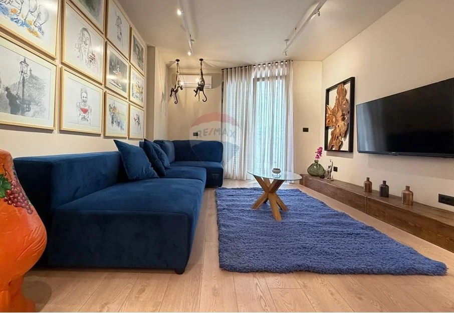 Tirane, jepet me qera apartament 1+1 Kati 7, 75 m² 900 € (Ish ekspozita)