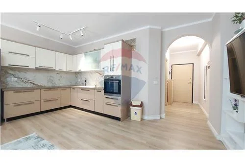 Tirane, jepet me qera apartament 1+1 Kati 2, 71 m² 530 € (Liqeni i Thatë, Shqipëri)