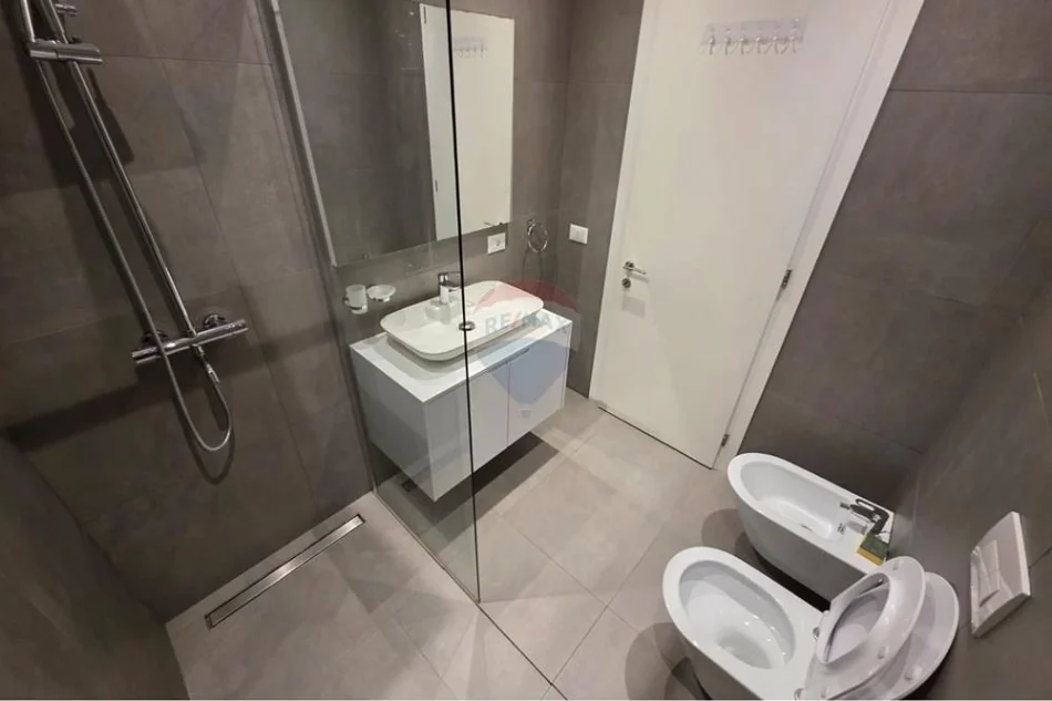 Shqiperi, jepet me qera apartament 1+1 , 70 m² 1.000 € (kompleksi delijorgji)