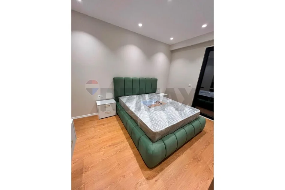 Tirane, jepet me qera apartament 2+1 Kati 7, 120 m² 750 € 