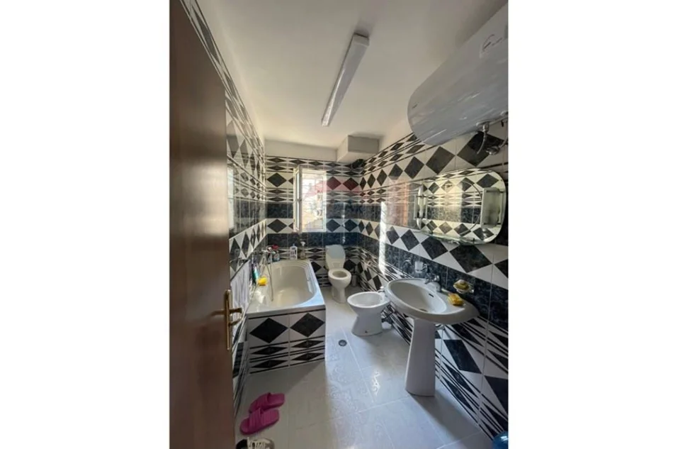 Tirane, jepet me qera apartament , 522 m² 522 € 