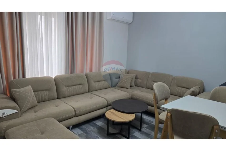 Tirane, jepet me qera , 730 m² 730 € 
