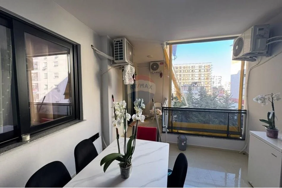 Tirane, shitet apartament 2+1+Ballkon , 110 m² 195.000 € (Astir)