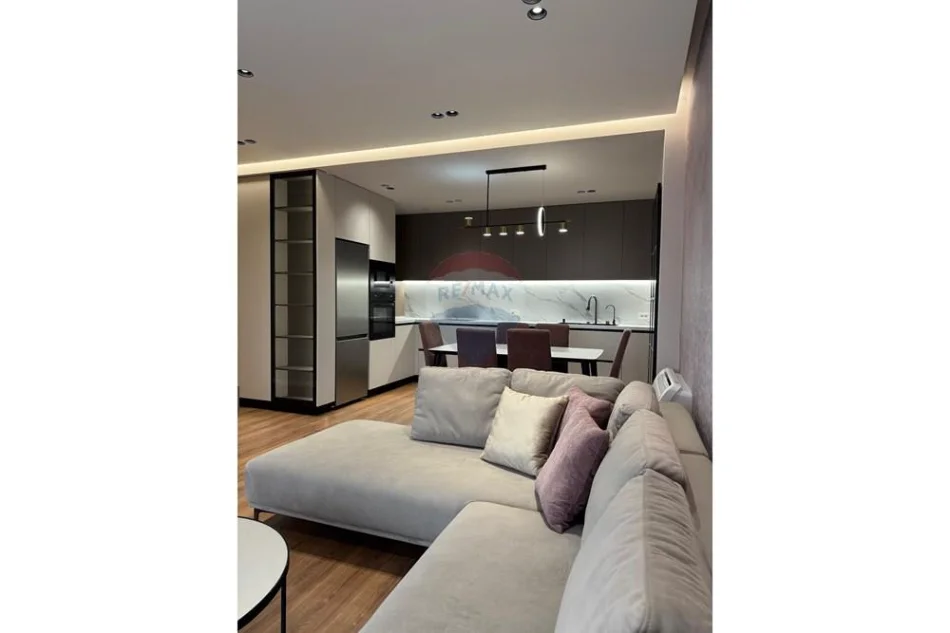Tirane, jepet me qera apartament 1+1 Kati 3, 750 € 