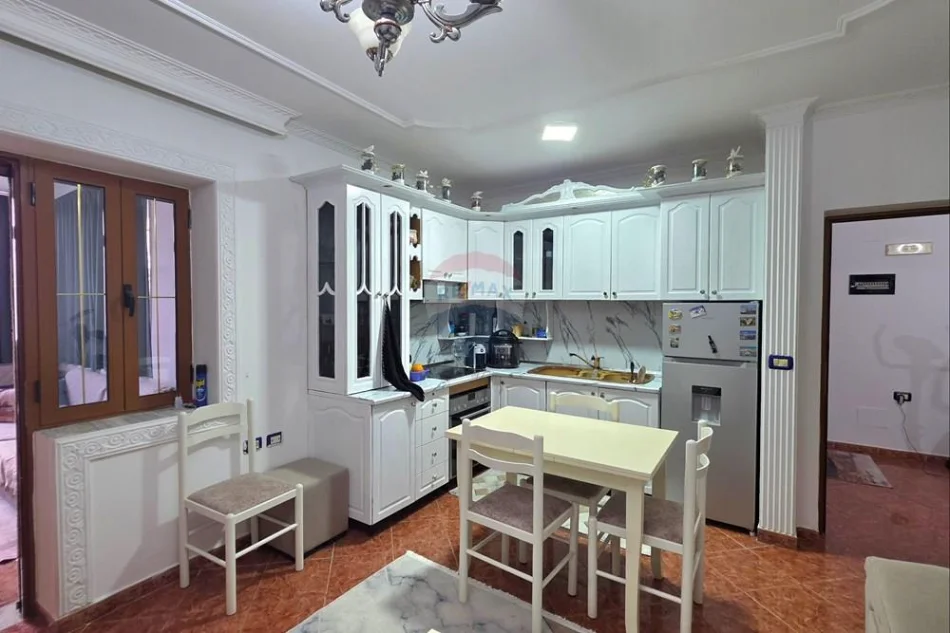 Vlore, shitet apartament 2+1+Aneks Kati 0, 90 m² 90.000 € (Rruga Mustafa bello, Pran Shkolles Ismail qemali, Vlore)