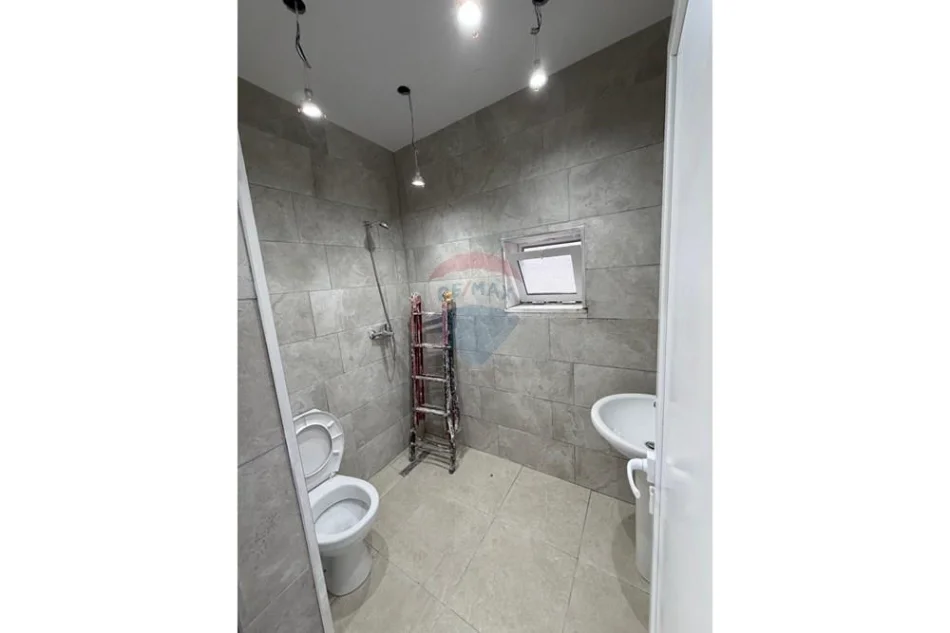 Vlore, shitet shtepi 1+1 Kati 0, 186 m² 100.000 € (Rruga Enver Jaho, Vlore)