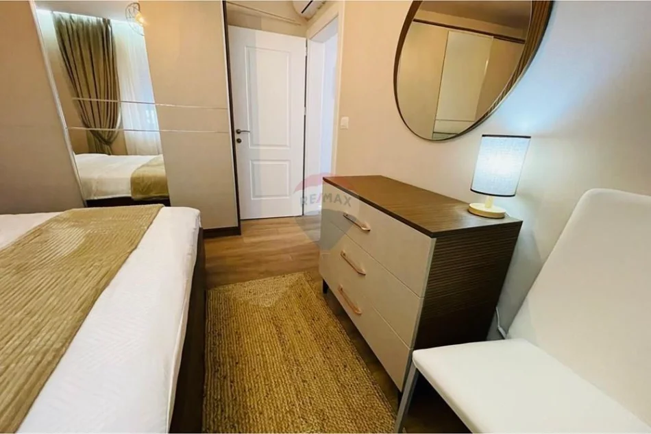 Tirane, jepet me qera apartament 1+1 , (Rr. Elbasanit)