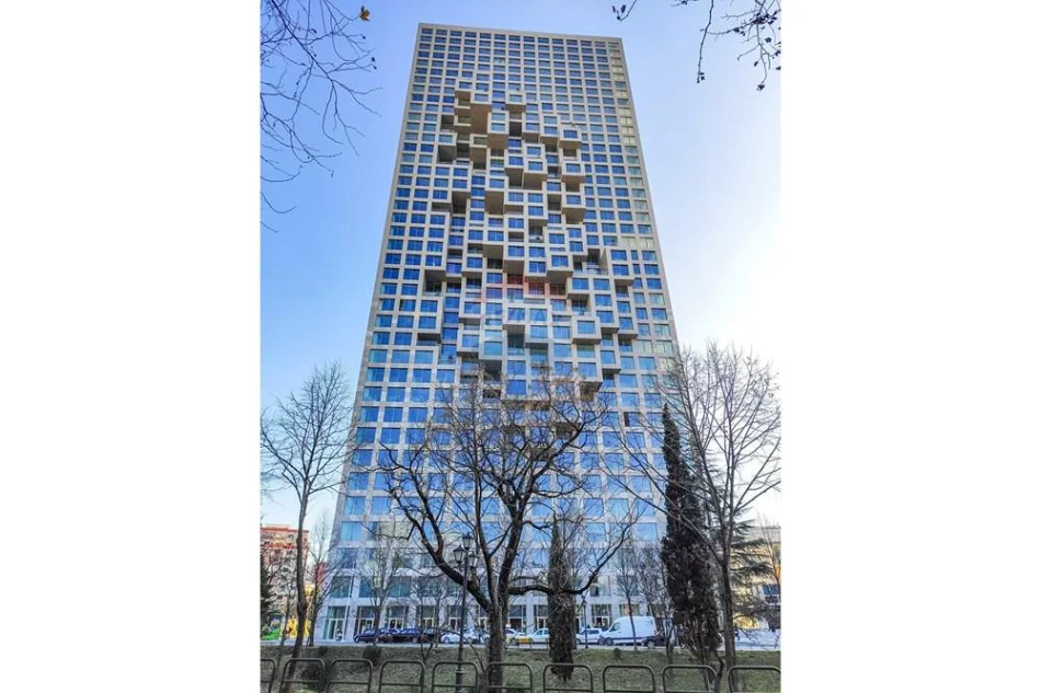 Tirane, shitet apartament , 202 m² 