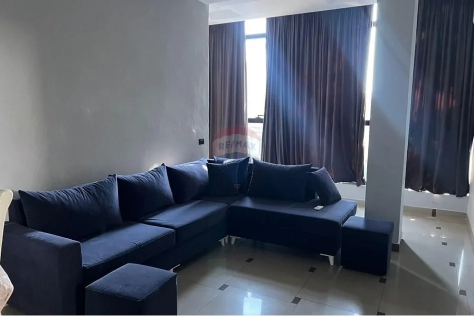 Tirane, jepet me qera apartament 2+1 Kati 8, 95 m² 1.000 € (Rruga e Kavajës,)