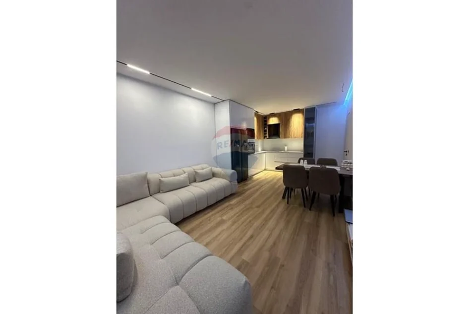 Tirane, shitet apartament , 95 m² 145.000 € (Univers City)