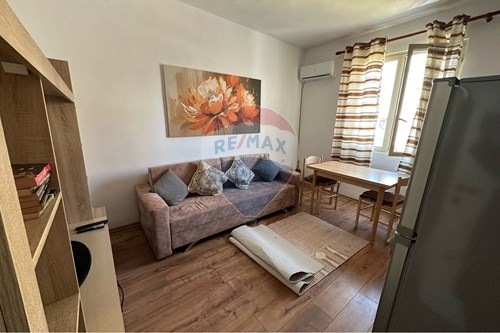Tirane, jepet me qera apartament 2+1+Ballkon Kati 4, 71 m² 580 € (Naim Frasheri)