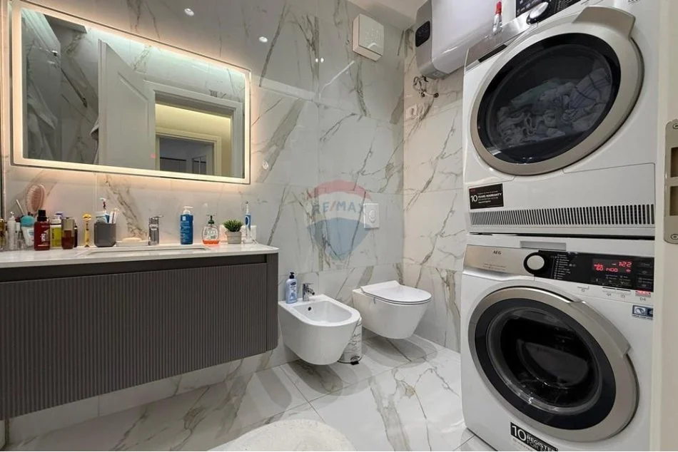 Tirane, shitet apartament 2+1+Ballkon , 113 m² 237.000 € 